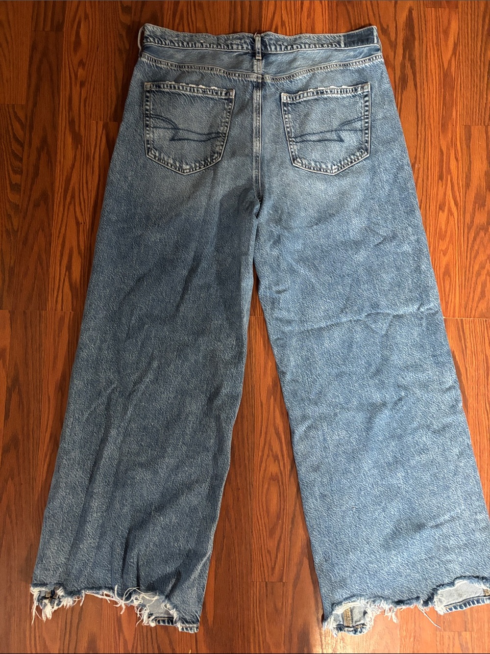 American Eagle Super High Rise Baggy Wide Leg Jeans - Picture 2 of 4